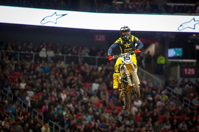 尽管以低价 尽管以低价